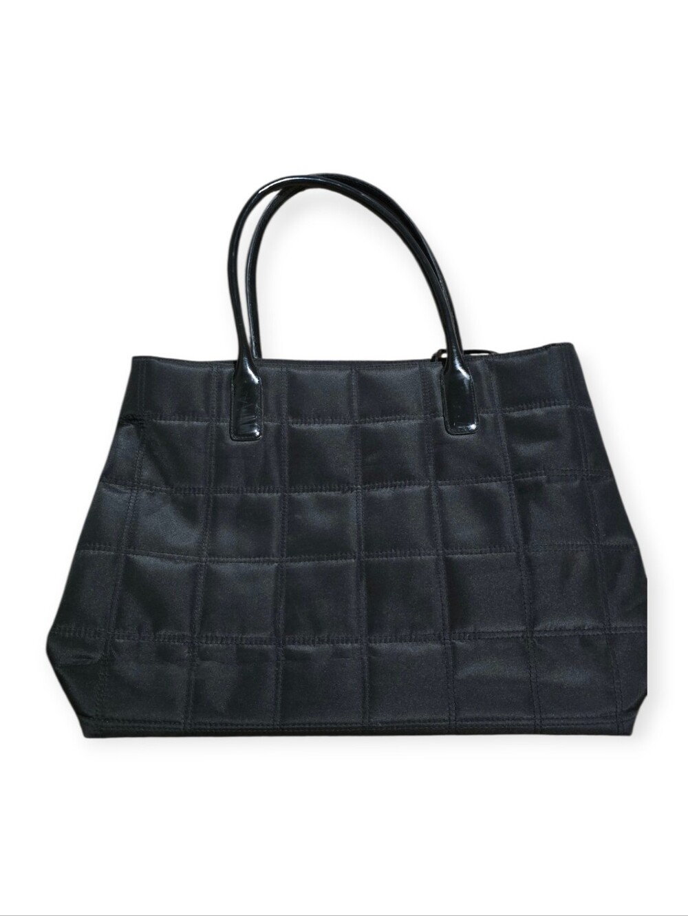Givenchy Parfums tote bag in black quilted nylon with patent leather handles. - Picture 8 of 10